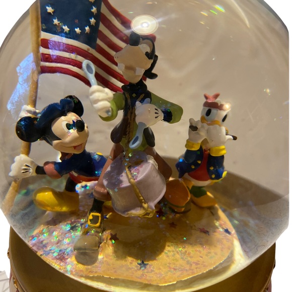 Vintage Disney Snow Globe July 4th 1776 Yankee Doodle Dandy (Video Included) - Picture 5 of 14